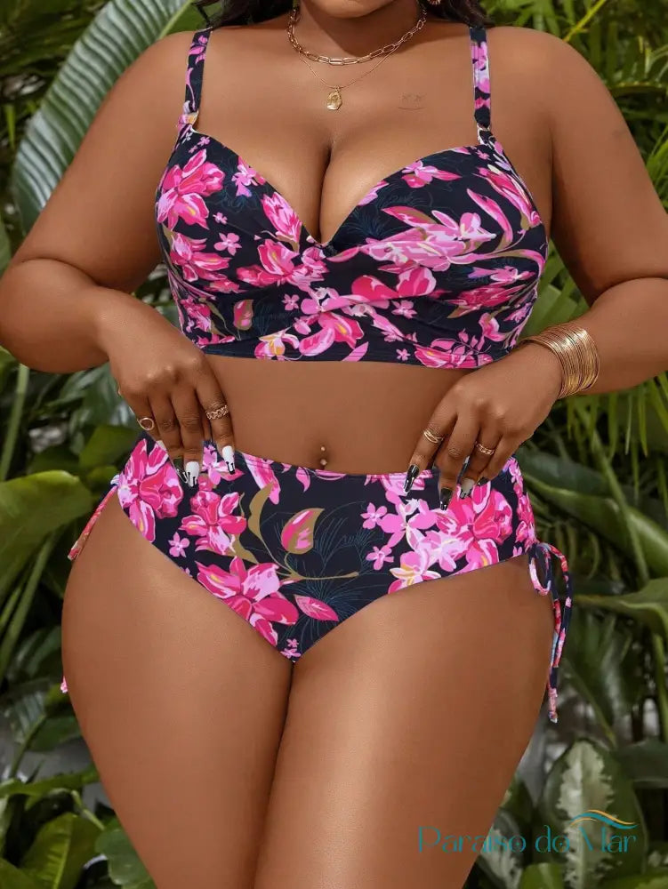 Biquíni Plus Size com Estampa Floral e Decote V