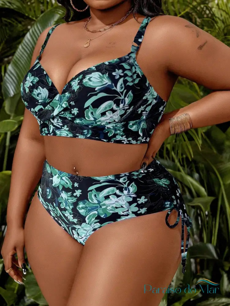 Biquíni Plus Size com Estampa Floral e Decote V