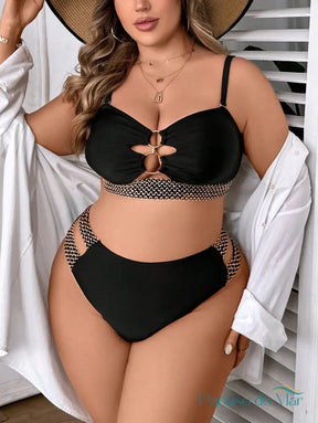 Biquíni Plus Size - Recortes e Detalhes Sofisticados