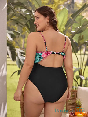 Maiô Feminino altamente franzido Carmella. Plus Size. Uma peça Plus Size