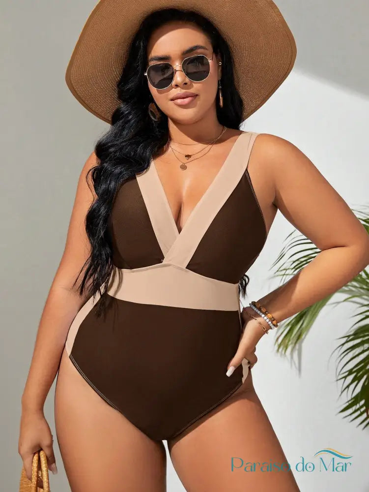 Maiô Plus Size com Cores e Gola Profunda Caqui / G