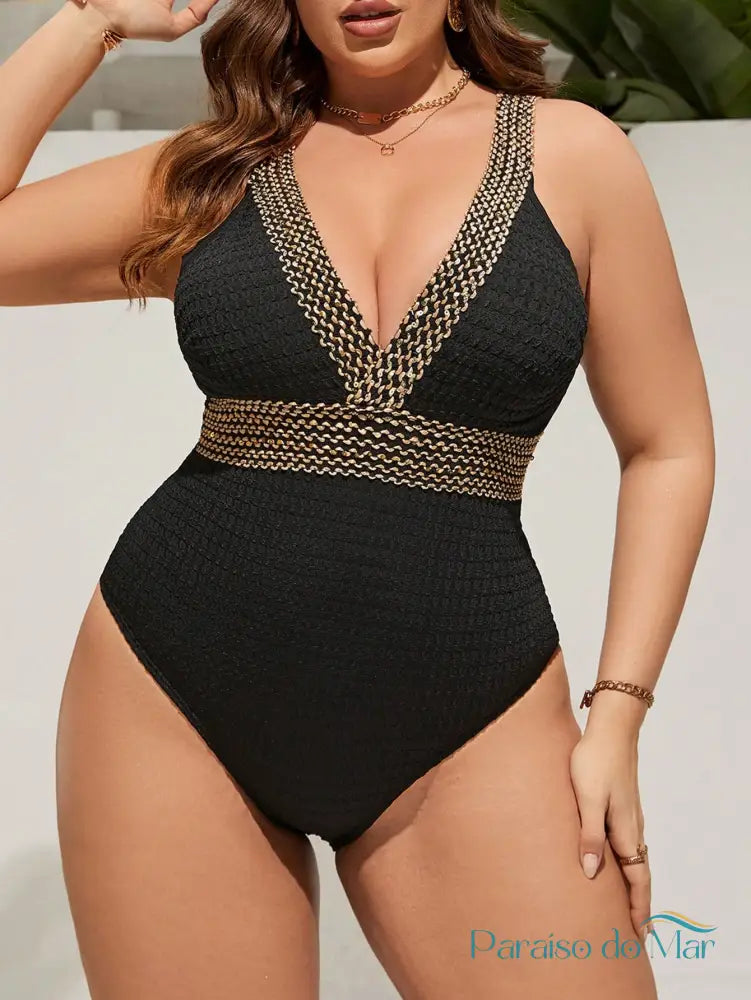 Maiô Plus Size com Decote V e Detalhe de Fita Trançada