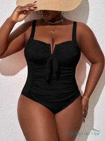 Maiô Plus Size com Decote V e Detalhes Elegantes Preto / G