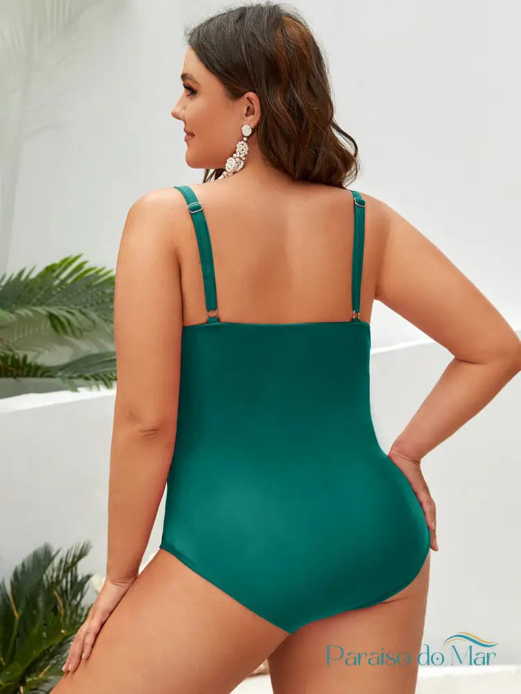 Maiô Plus Size de uma Peça com Detalhe Transpassado Push Up