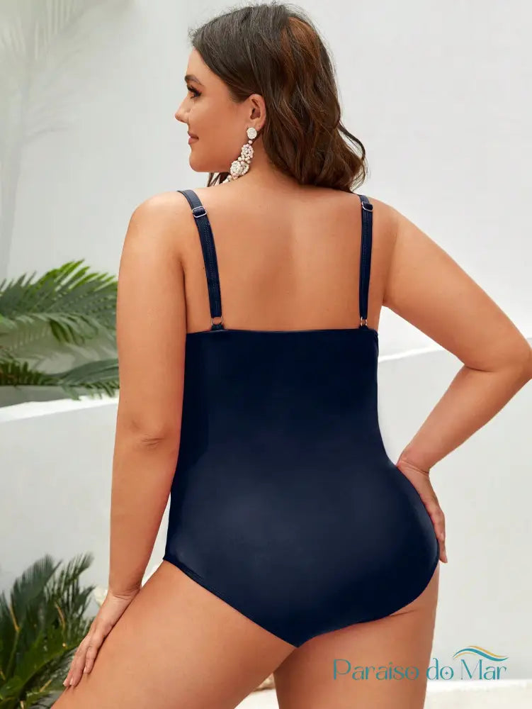 Maiô Plus Size de uma Peça com Detalhe Transpassado Push Up