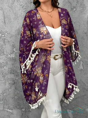 Saída de Praia Kimono com Estampa Floral e Barra de Franjas