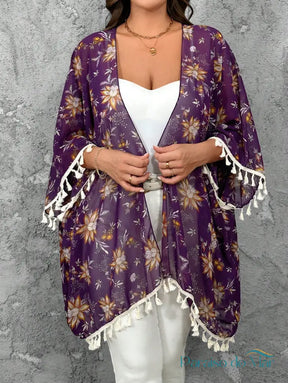 Saída de Praia Kimono com Estampa Floral e Barra de Franjas Púrpura / P